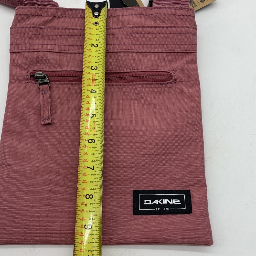 Dakine NWT Rose Blush Mauve Colored Nylon Crossbody Bag NYB4158 - Picture 8 of 9